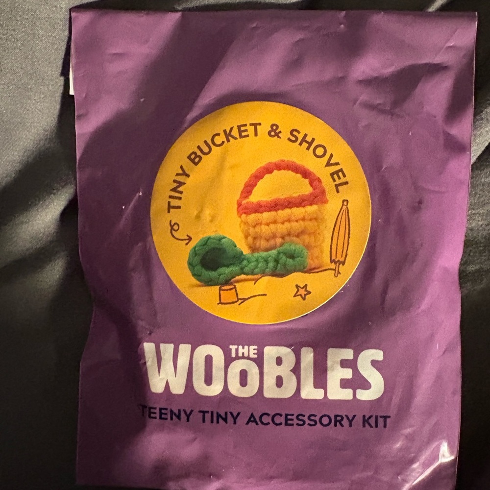 The Woobles Teeny Tiny Accessory Kit new sealed tiny bucket & shovel